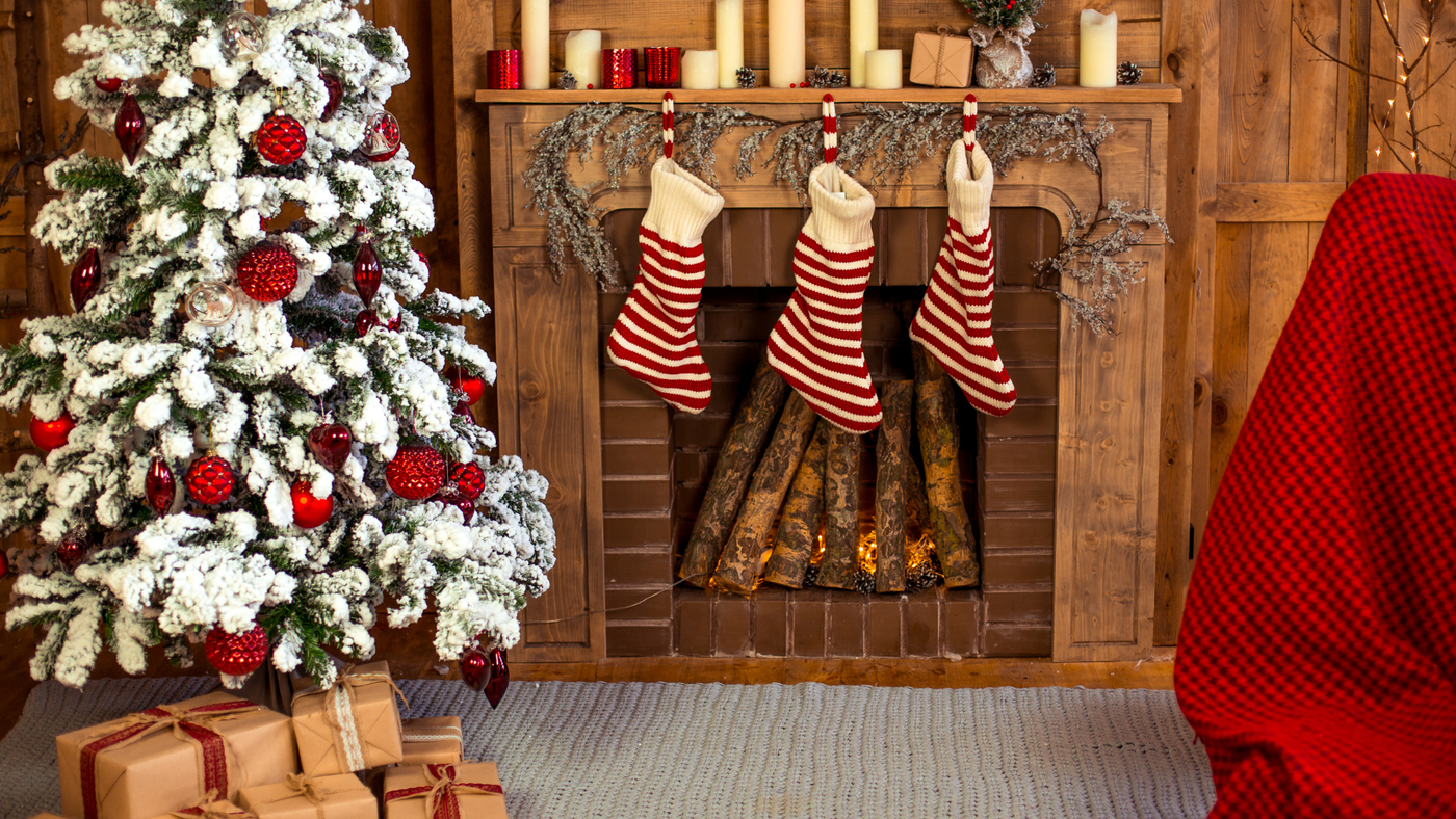 The Best Christmas Essential Oils for Festive Homes